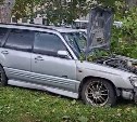 В Южно-Сахалинске девушка-водитель Subaru Forester перепутала педали и сбила пешехода