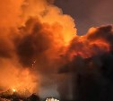 150 тонн воды: подробности крупного пожара на складе рыбного завода в Поронайске
