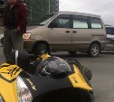 Микроавтобус сбил мотоциклиста в Южно-Сахалинске