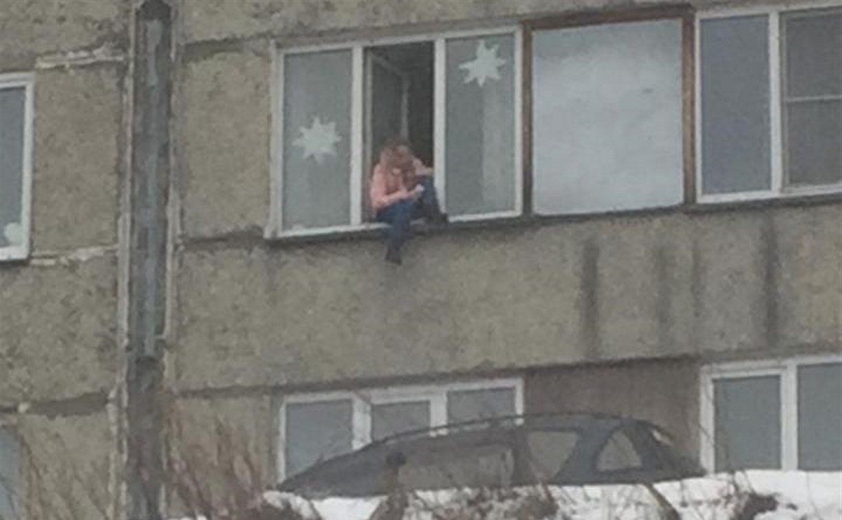 Молодая сахалинка пыталась убежать к любимому через окно