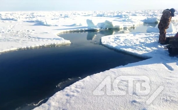 "Мужичок немного оступился": сахалинский рыбак рассказал, как трещина на льду начала внезапно расти