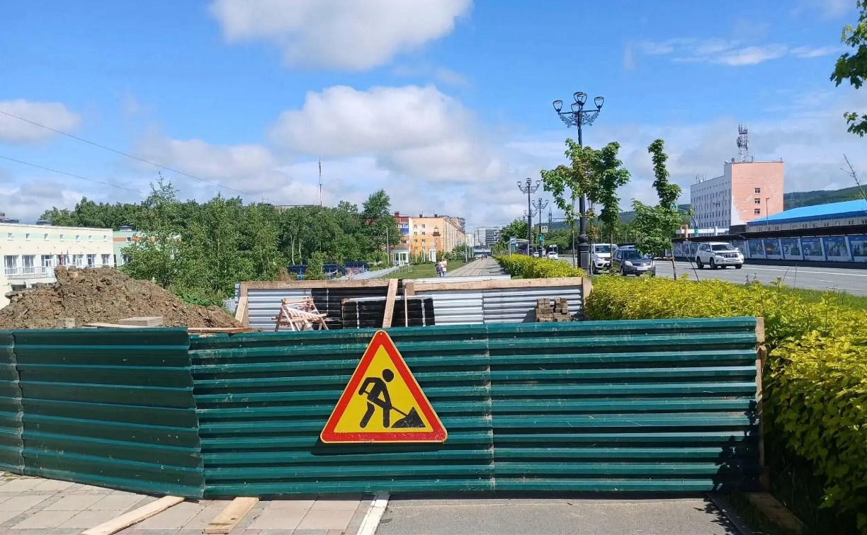  Водоснабжение повредили во время земляных работ в Южно-Сахалинске 
