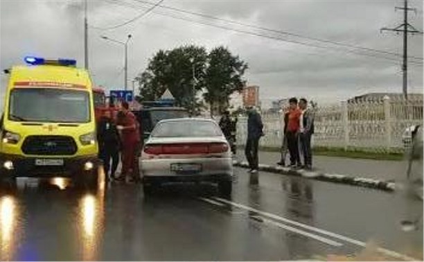 Двадцатилетнего парня сбил автомобиль в Южно-Сахалинске