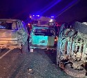 Один человек пострадал в тройном ДТП с перевернувшейся машиной в районе Успенского