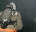 Ранним утром на окраине Южно-Сахалинска загорелся частный дом 