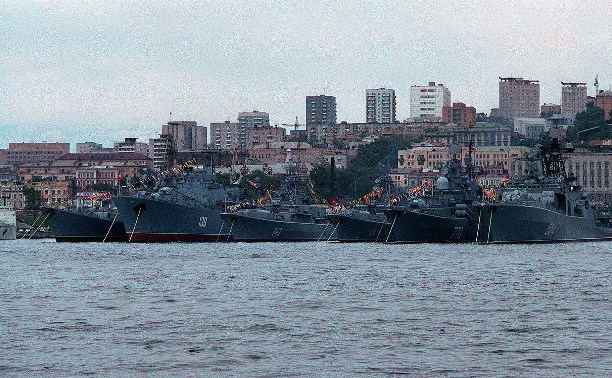 Из посылки сахалинскому военнослужащему украли крестик, который отправила ему его мама