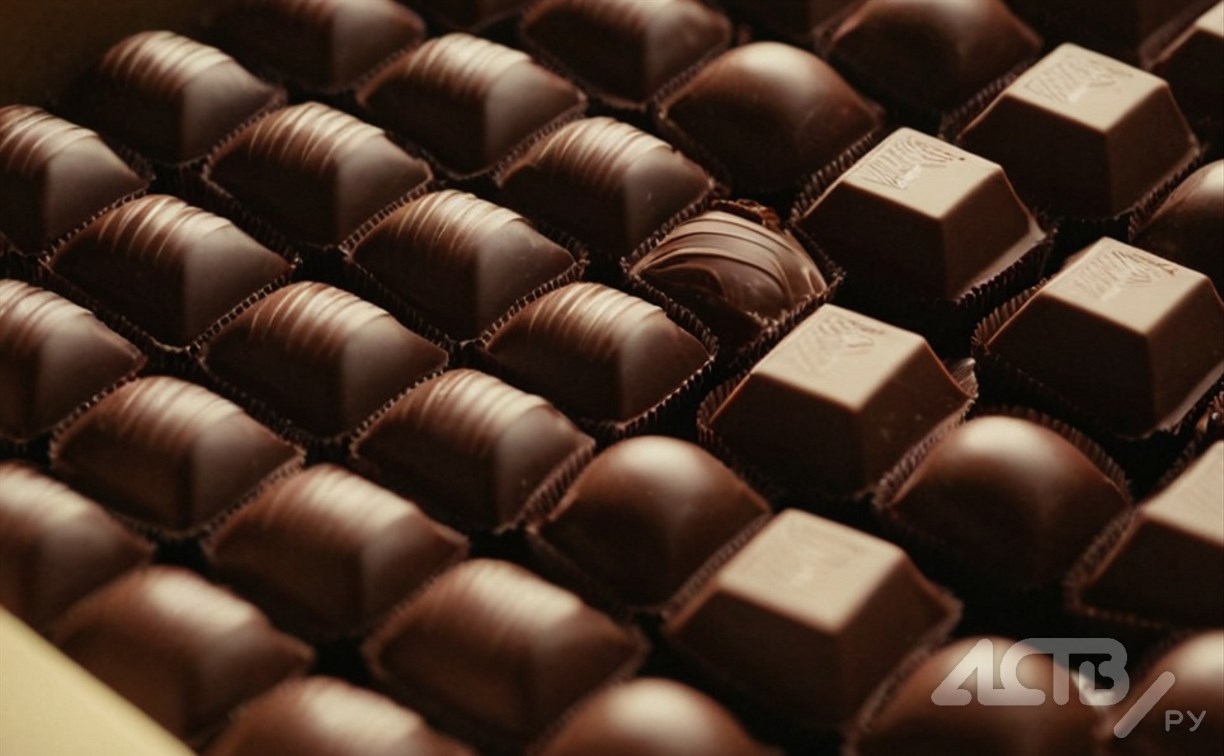 Попался и сопротивлялся: сахалинец попытался украсть шоколад за 8 тысяч рублей