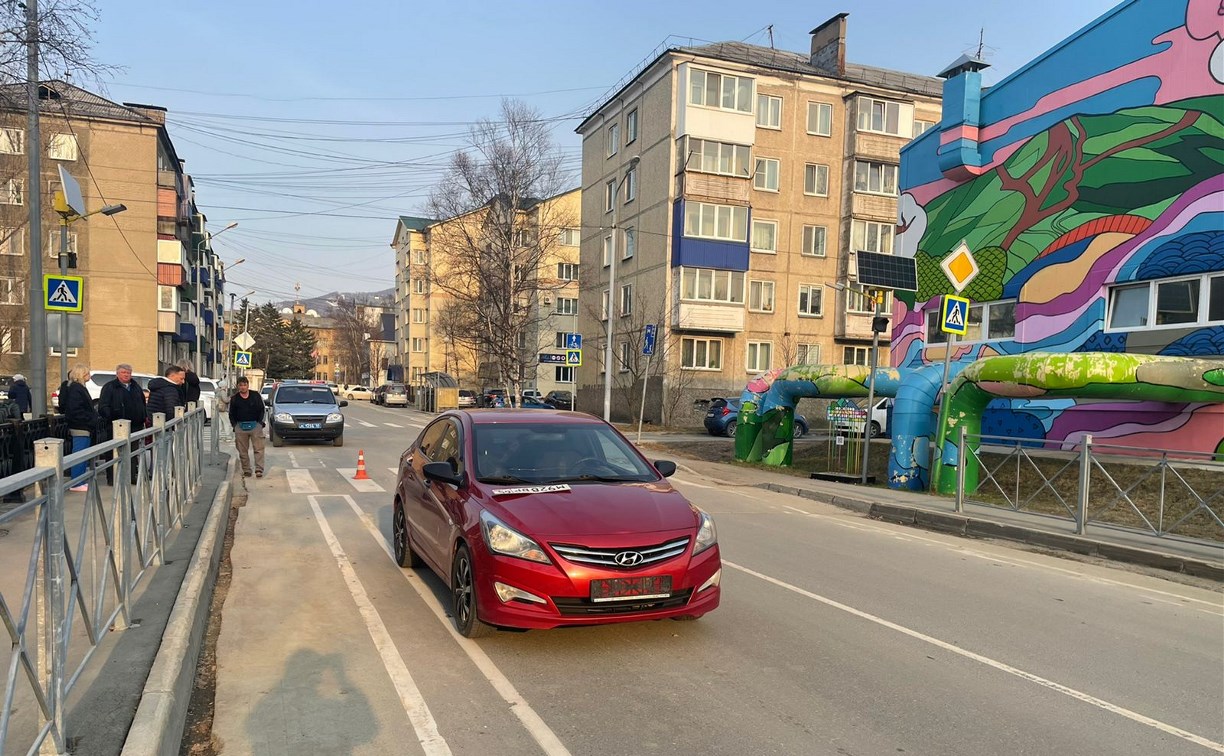 Иномарка сбила девочку на пешеходном переходе в Южно-Сахалинске