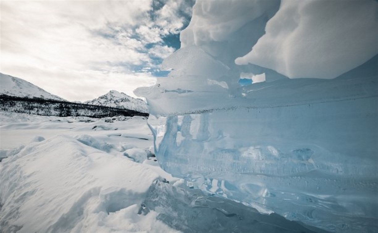 МЧС просит сахалинцев не лезть на лед в оставшийся выходной