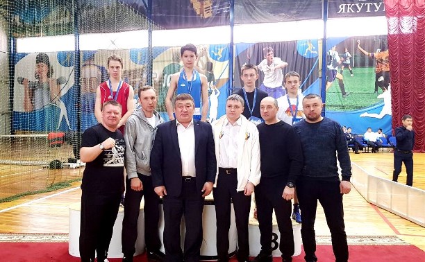 На дальневосточном первенстве по боксу сахалинец завоевал «золото» На дальневосточном первенстве по боксу сахалинец завоевал «золото»