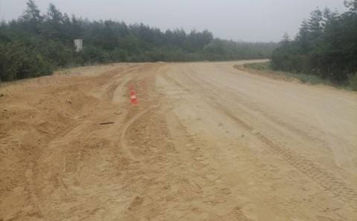 Автомобиль Toyota Rush опрокинулся на трассе на севере Сахалина Автомобиль Toyota Rush опрокинулся на трассе на севере Сахалина