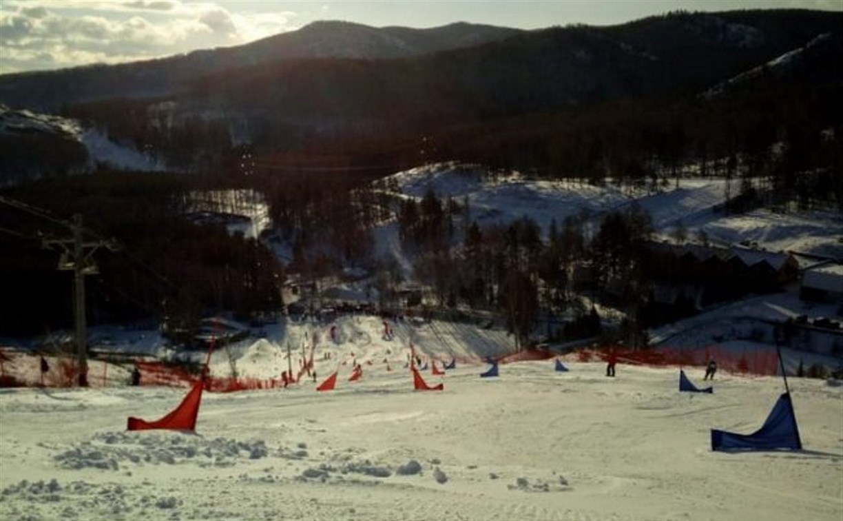 Сахалинцы завоевали награды всероссийских соревнований по сноуборду 