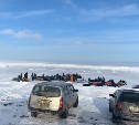 Отчаянные рыбаки вновь выходят на лёд залива Мордвинова