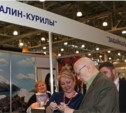 Леонид Куравлев посетил стенд Сахалинской области на международной выставке
