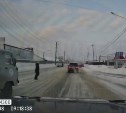 Пешеход-камикадзе попал на видео в Южно-Сахалинске