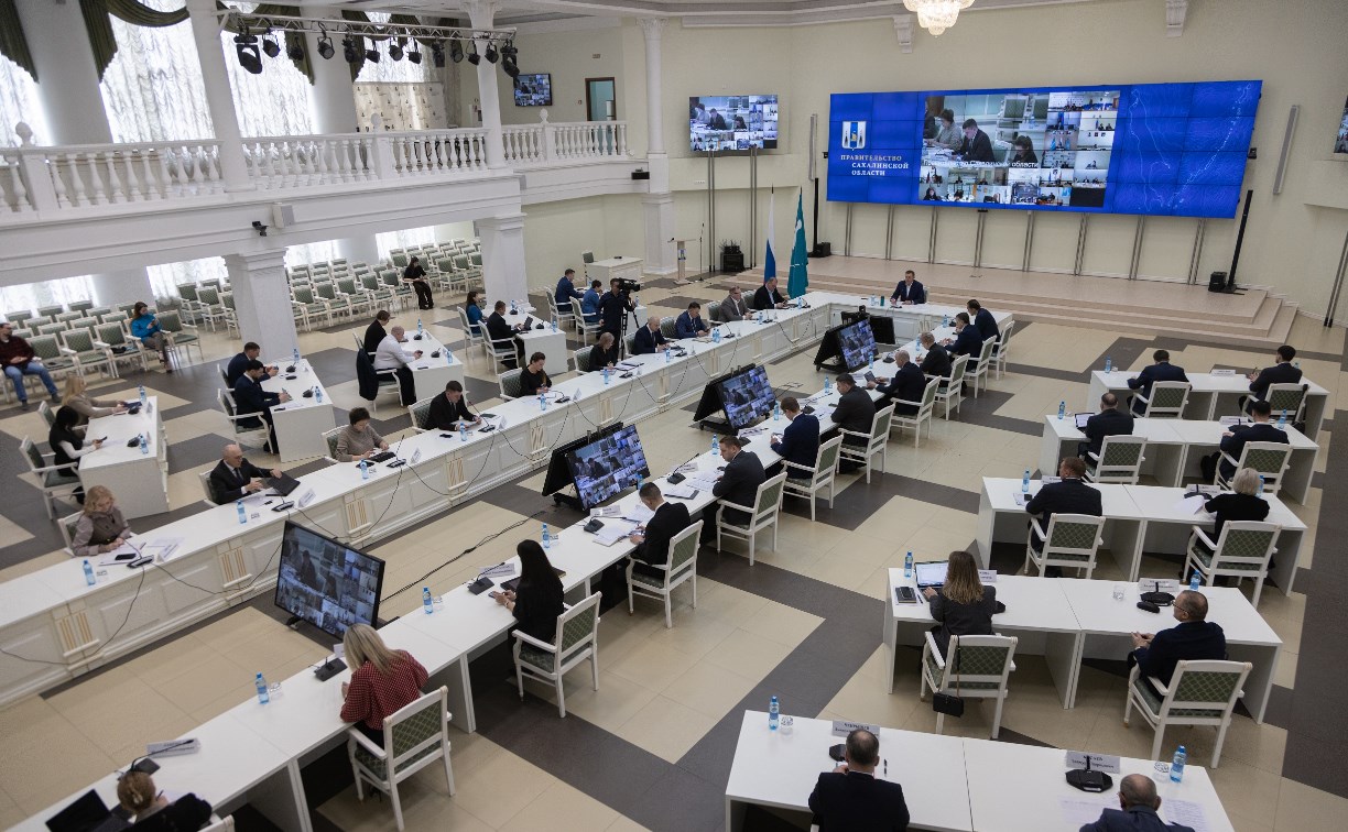 Ликвидация последствий циклона на Сахалине: почти половина дворов расчищена