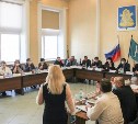 Корсаковские депутаты приняли отставку Тимура Магинского