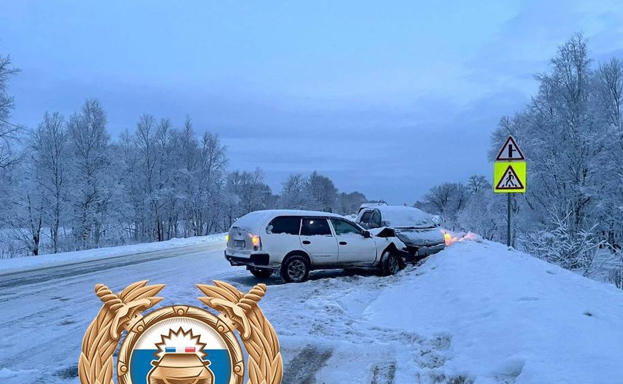 Два водителя пострадали в ДТП на выезде из Южно-Сахалинска | 27.12.2023 |  Южно-Сахалинск - БезФормата