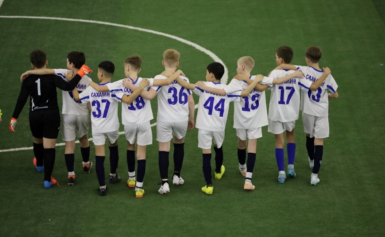 На Сахалине "Зимняя футбольная лига-2026" выявит победителей в воскресенье