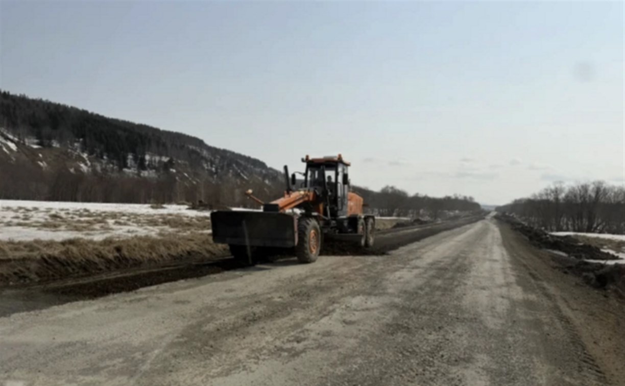 В южных районах Сахалина устранят 3330 дорожных дефектов 