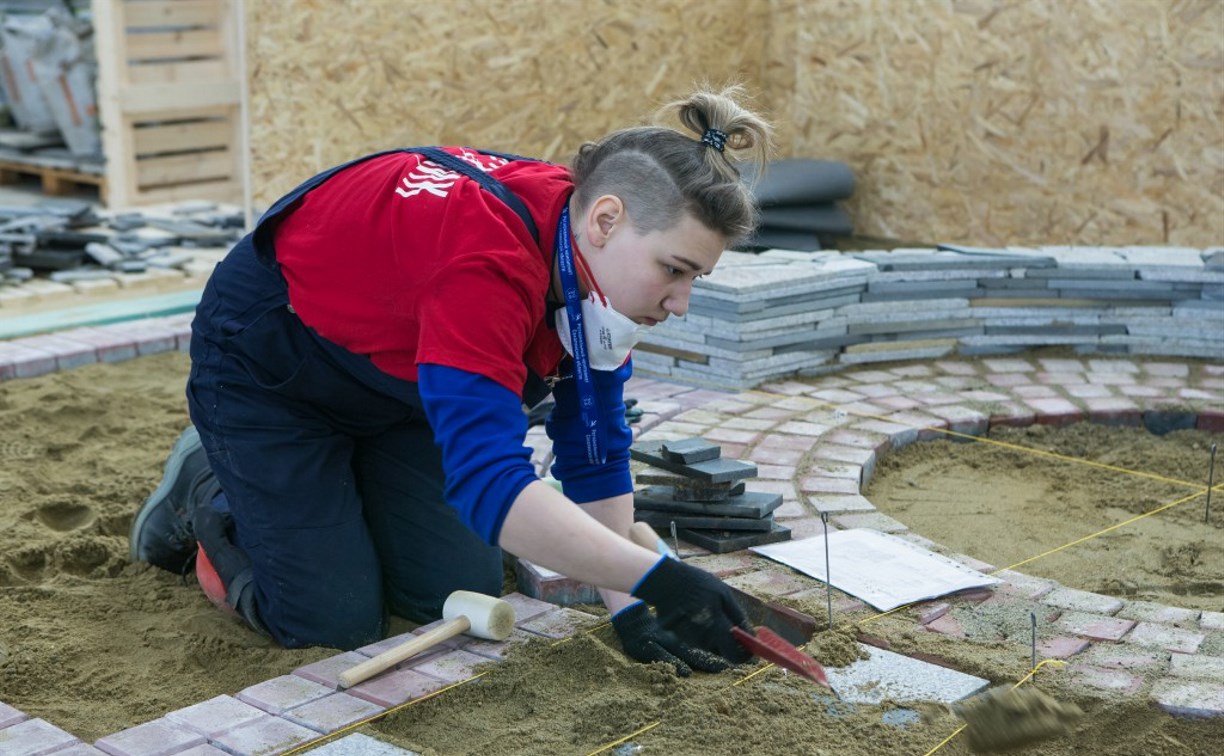 Сахалинские студенты улетели в Подмосковье на отборочные соревнования WorldSkills Russia