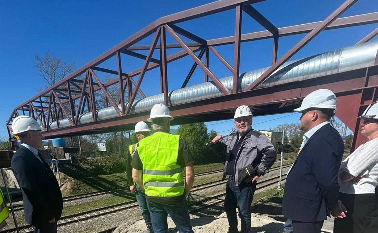 В Долинске завершили перенос теплотрассы в районе строительства моста В Долинске завершили перенос теплотрассы в районе строительства моста