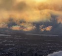 Разноцветные облака наблюдали в Южно-Сахалинске