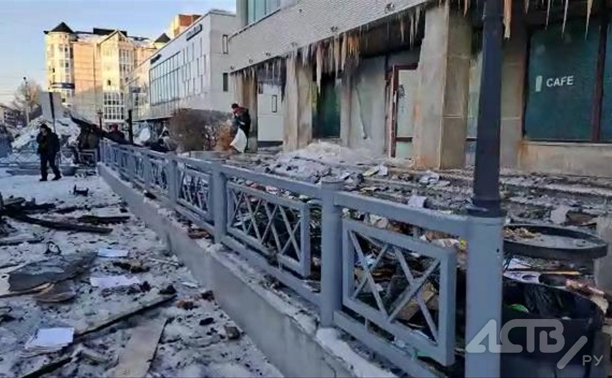 Пожар в бывшем комплексе "777" в Южно-Сахалинске полностью ликвидирован