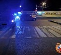 В Корсакове ночью на пешеходном переходе молодой водитель на Toyota Corolla сбил мужчину