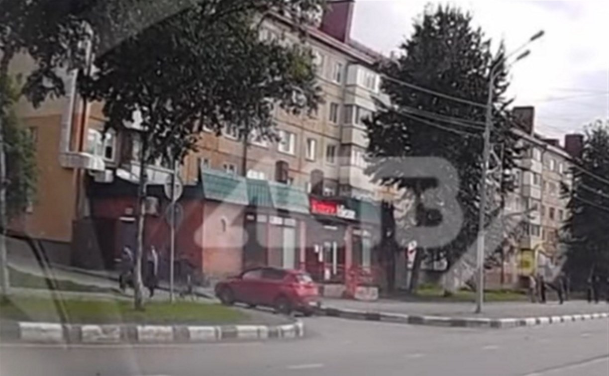 Момент ДТП с велосипедистом в Южно-Сахалинске попал на видео