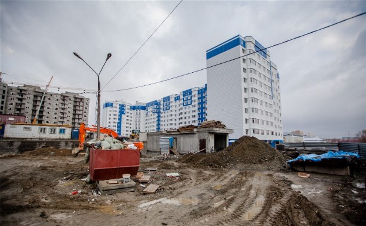 До 2025 года отремонтируют 1,5 тысячи сахалинских дворов