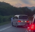 Разборки в пробке: на Сахалине наказали автохама, решившего обогнать затор по встречке 