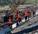 На западном объезде Южно-Сахалинска выполнили 90 % земляных работ и начали строительство мостов