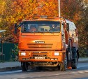 Круглосуточно и по стандарту: в Южно-Сахалинске поддерживают чистоту и порядок на дорогах