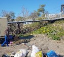 Дачники продолжают складировать мусор в оврагах и вдоль дорог Южно-Сахалинска
