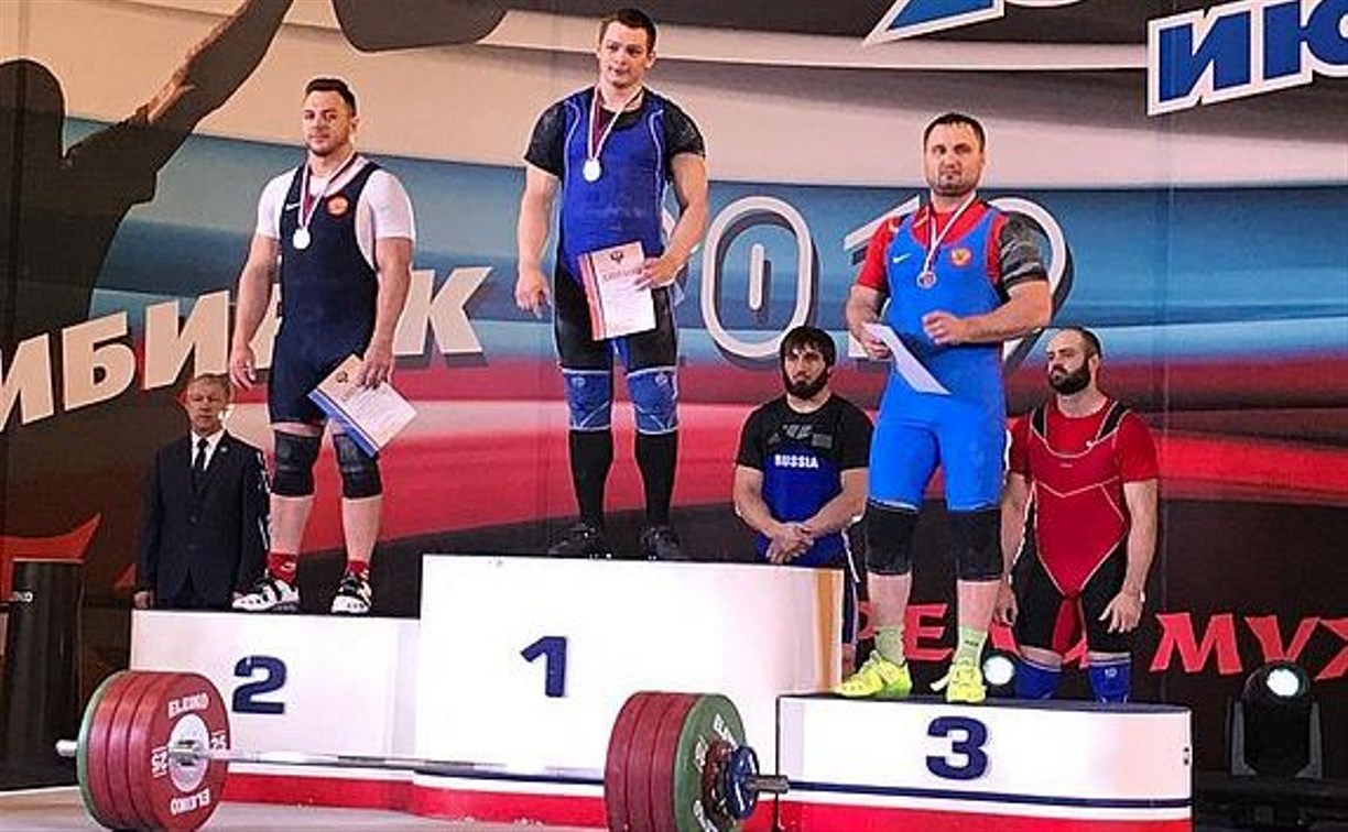 Сахалинские тяжелоатлеты взяли ещё 3 медали на чемпионате страны