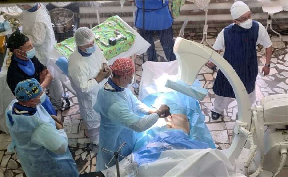 Сахалинских врачей учат ставить импланты прямо на тазовые кости