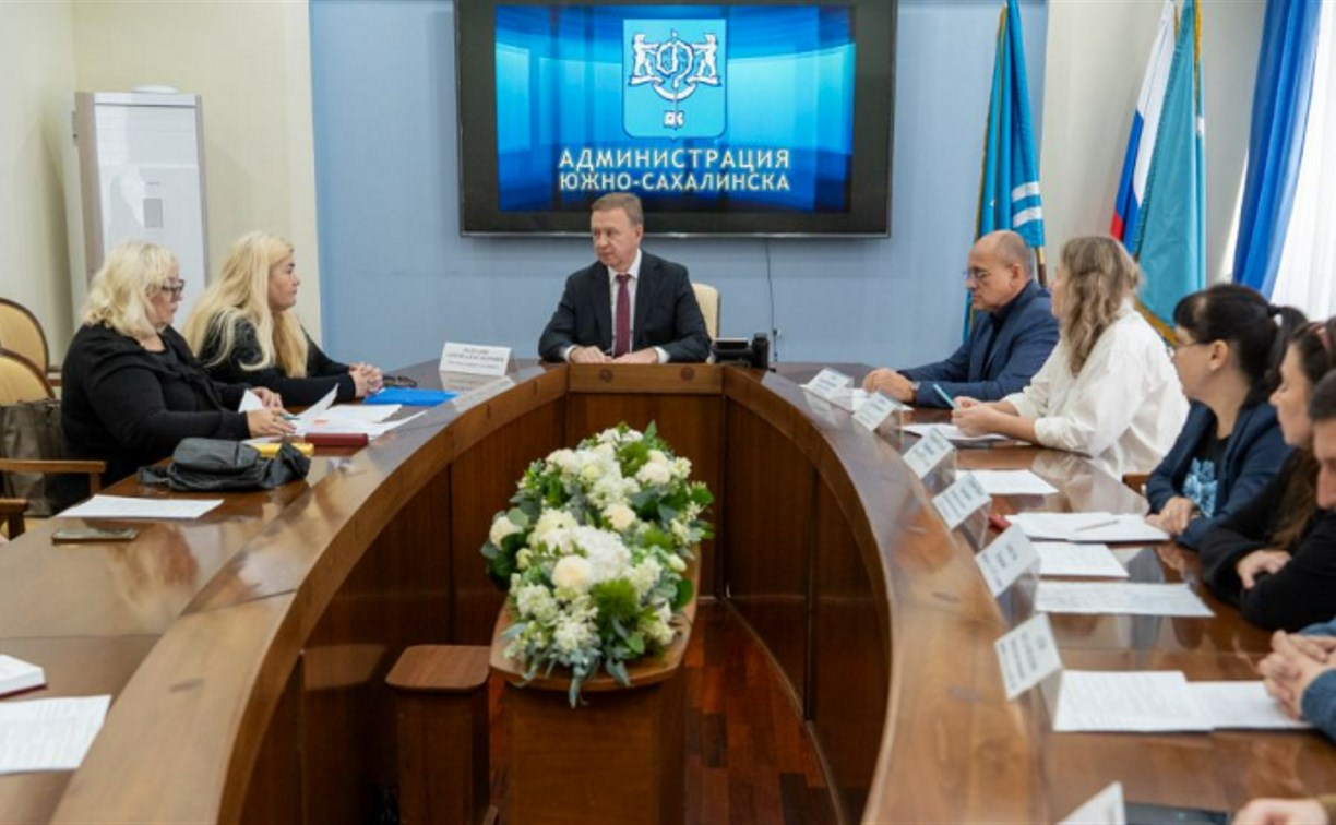 Жители ТСЖ "Ветеран" обсудили с главой Южно-Сахалинска капремонт и расчёт за ОДН