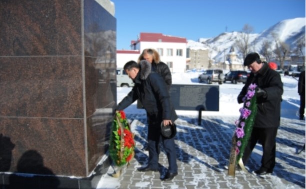 В Невельске почтили память погибших рыбаков (ФОТО) В Невельске почтили память погибших рыбаков (ФОТО)