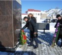 В Невельске почтили память погибших рыбаков (ФОТО)