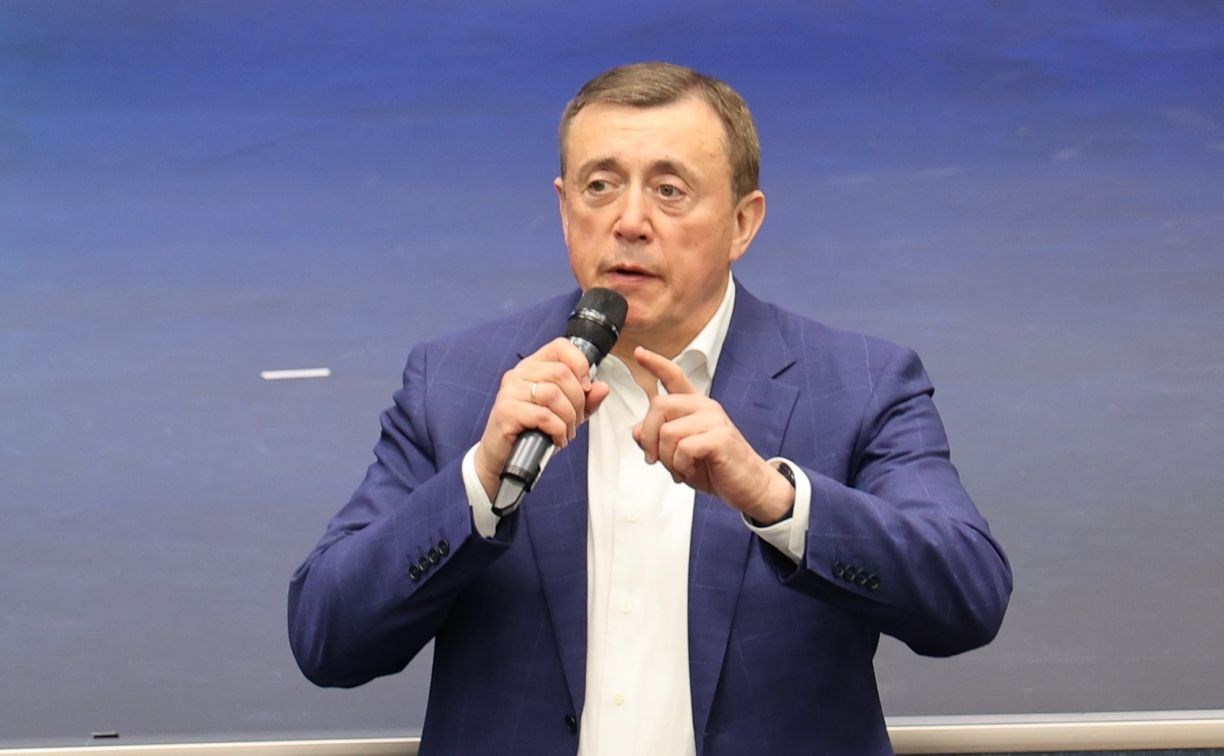 Благоустройство, медицина и газификация: жители Долинского района задали вопросы губернатору