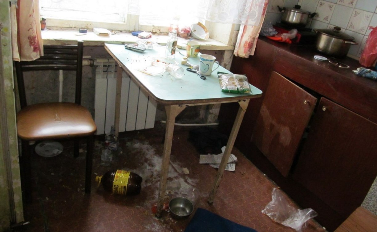 Надоедливый гость до смерти забил хозяина квартиры в Шахтёрске
