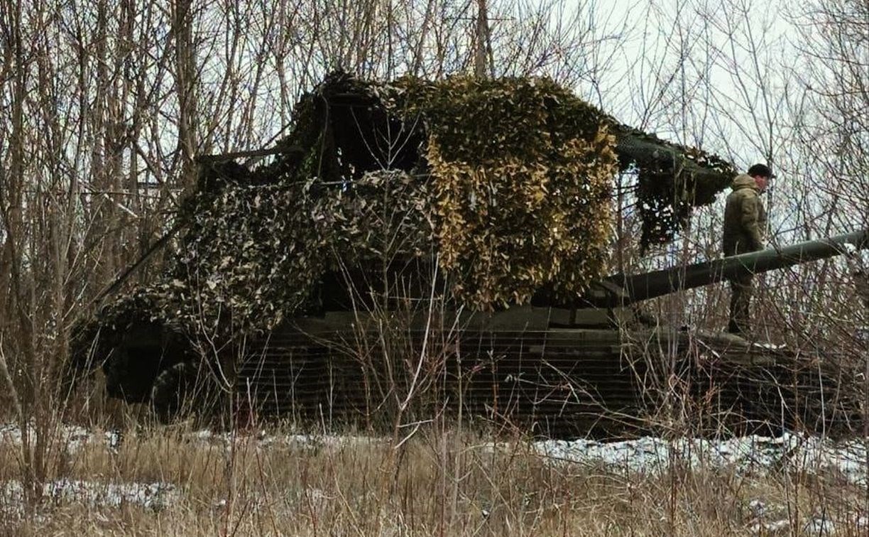 Сахалинские бойцы спасли от уничтожения танк