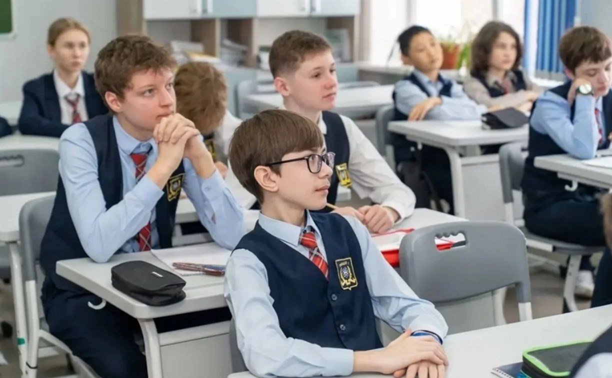 В 18 школах Сахалина первыми начнут ставить оценки за поведение