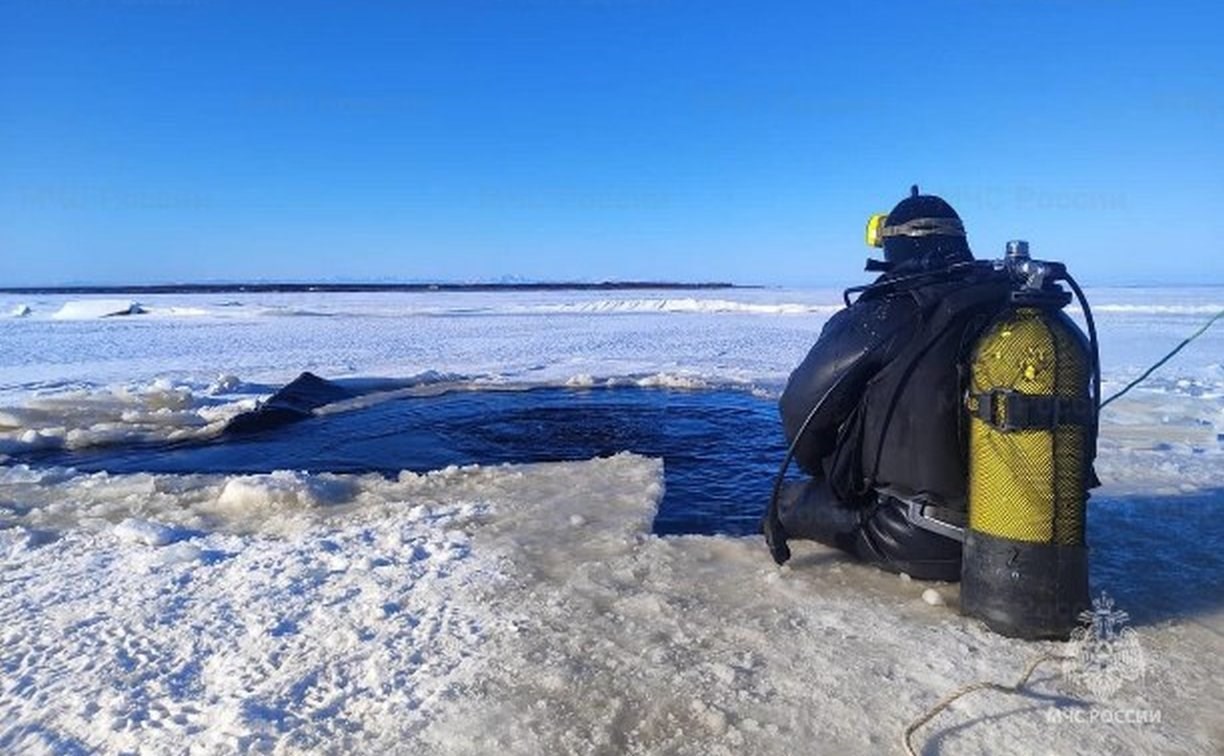 На Сахалине водитель провалившегося под лёд УАЗа получил уголовное дело за гибель пассажирки