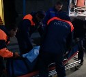 Сахалинские медики не смогли вынести женщину с лишним весом из квартиры и вызвали спасателей