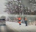 "Южно-Сахалинск украли": автомобилисты заметили, что кто-то утащил табличку с названием города