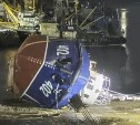 Очевидец: судно упало на бок на пирсе в столице Камчатки