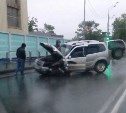 "Нива" и "Тойота" столкнулись в Южно-Сахалинске
