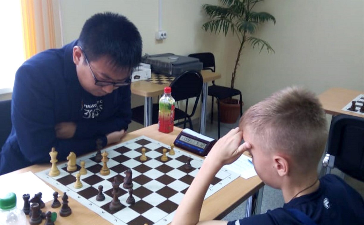 Чемпионат по классическим шахматам проходит в Южно-Сахалинске 